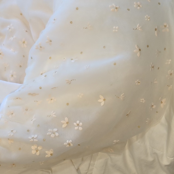 Pottery Barn Kids x Monique Lhuillier - embellished blossom bed skirt - Picture 4 of 5